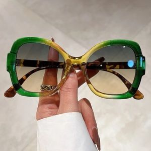 Ombré Butterfly Shaped Frame Sunglasses